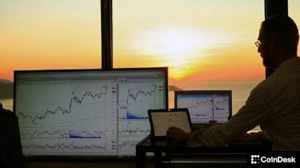 Bitcoin steady as S&P 500 hits record, but options market isn't buying the peace trade Bitcoin steady as S&P 500 hits record, but options market isn't buying the peace trade